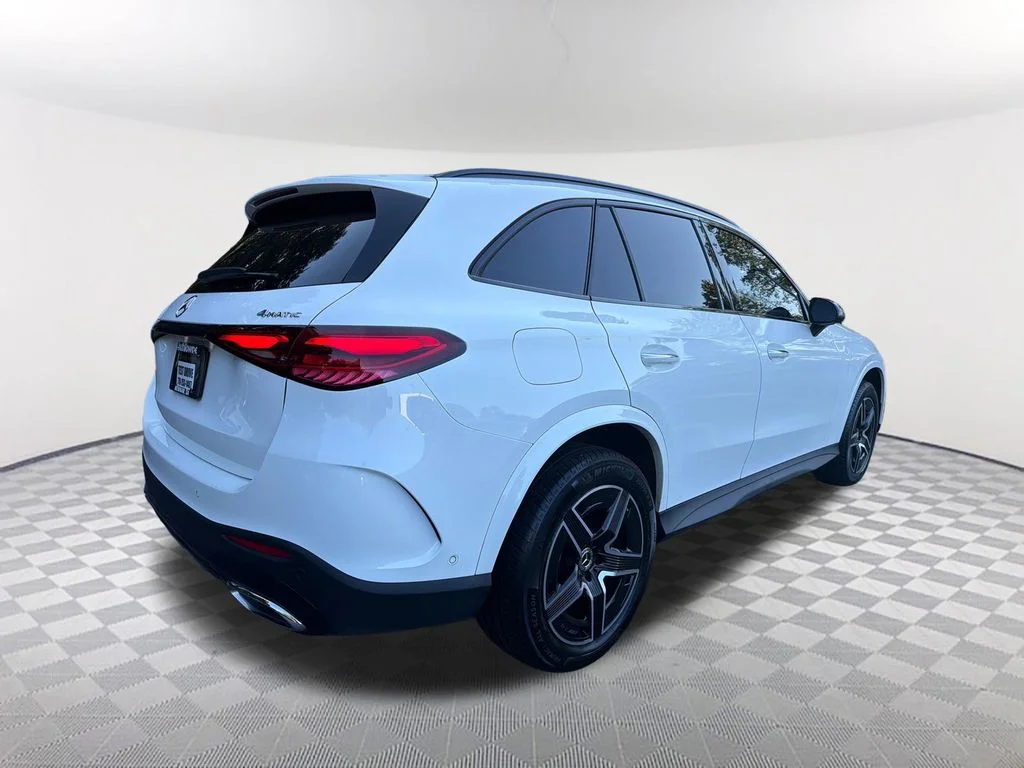 Used 2024  Mercedes-Benz GLC 300 image 5