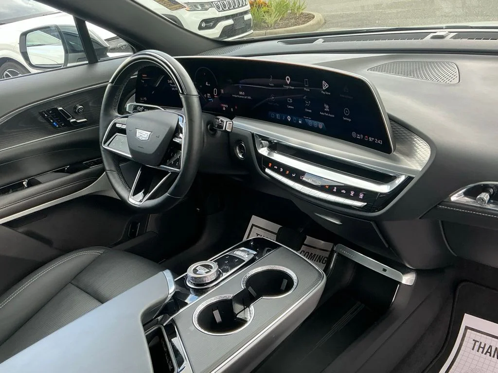 Used 2024 White Cadillac Sport image 20