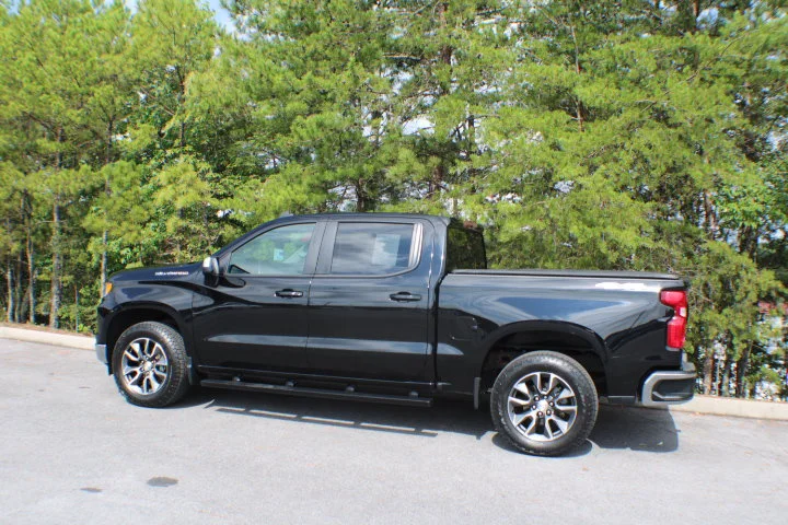 Used 2022 Black Chevrolet LT (2FL) image 3