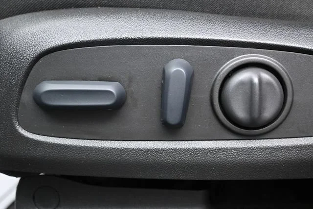 Used 2023 Summit White GMC SLE image 11