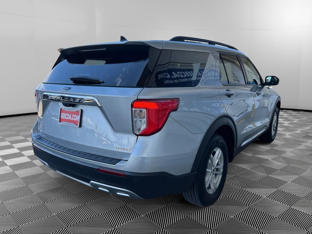 Used 2024 Iconic Silver Metallic Ford XLT image 4