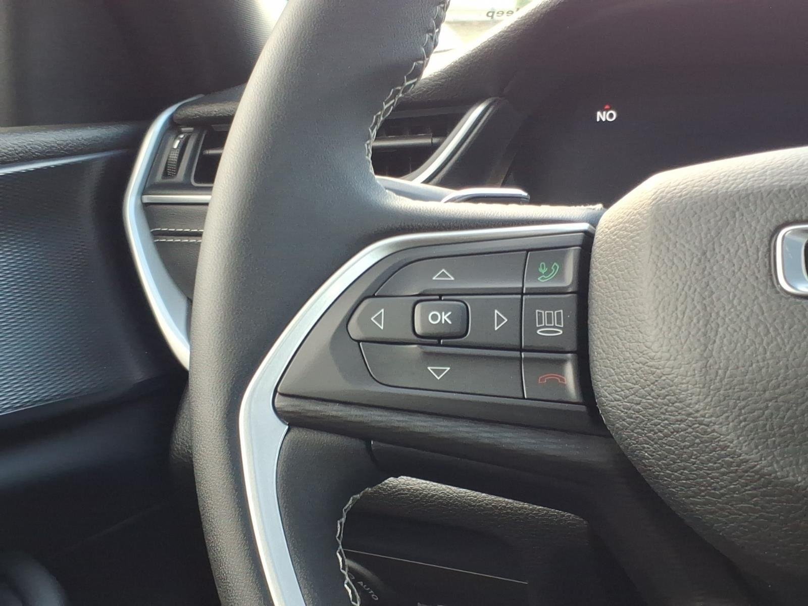 Used 2024 Bright White Clearcoat Jeep Laredo X image 27
