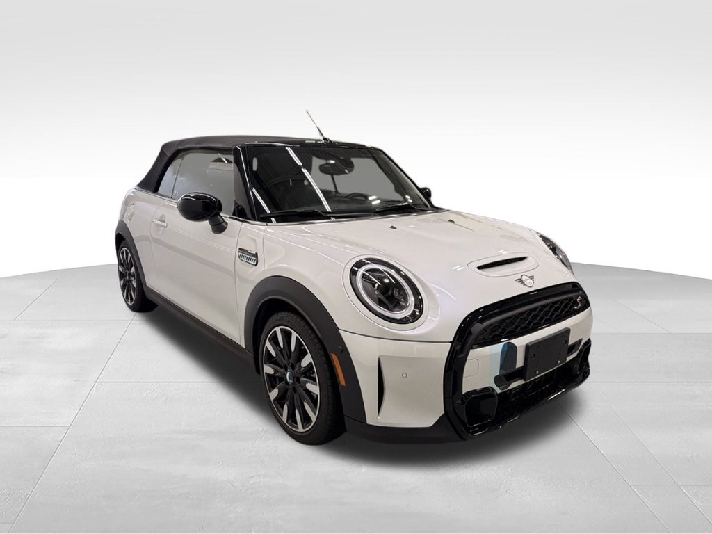 Certified Used 2024 Nanuq White Metallic MINI  image 7