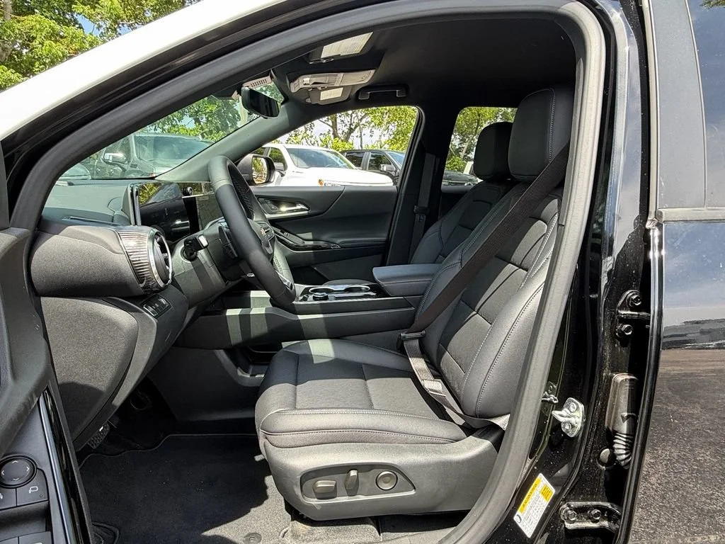New 2026 Mosaic Black Metallic Chevrolet LT image 9