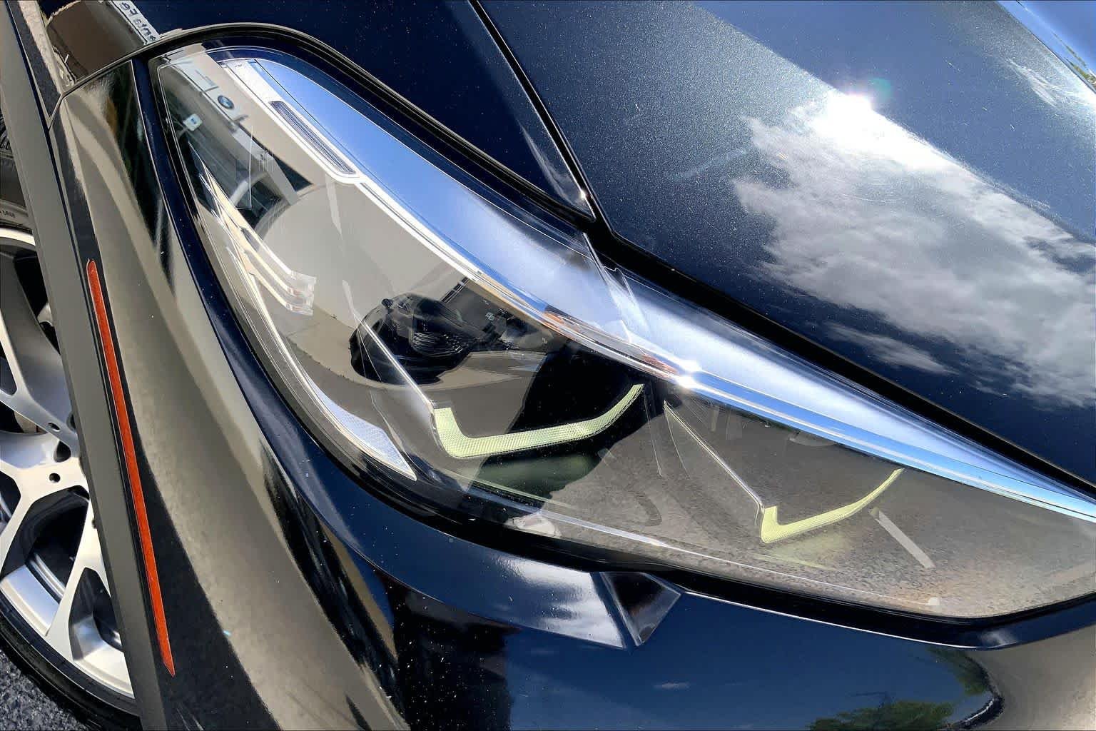 Used 2019 Black Sapphire Metallic BMW xDrive40i image 26