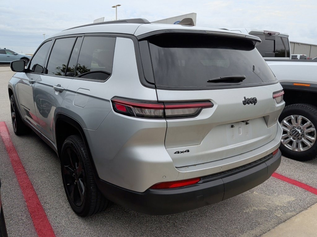 Used 2024 Silver Jeep Altitude X image 4