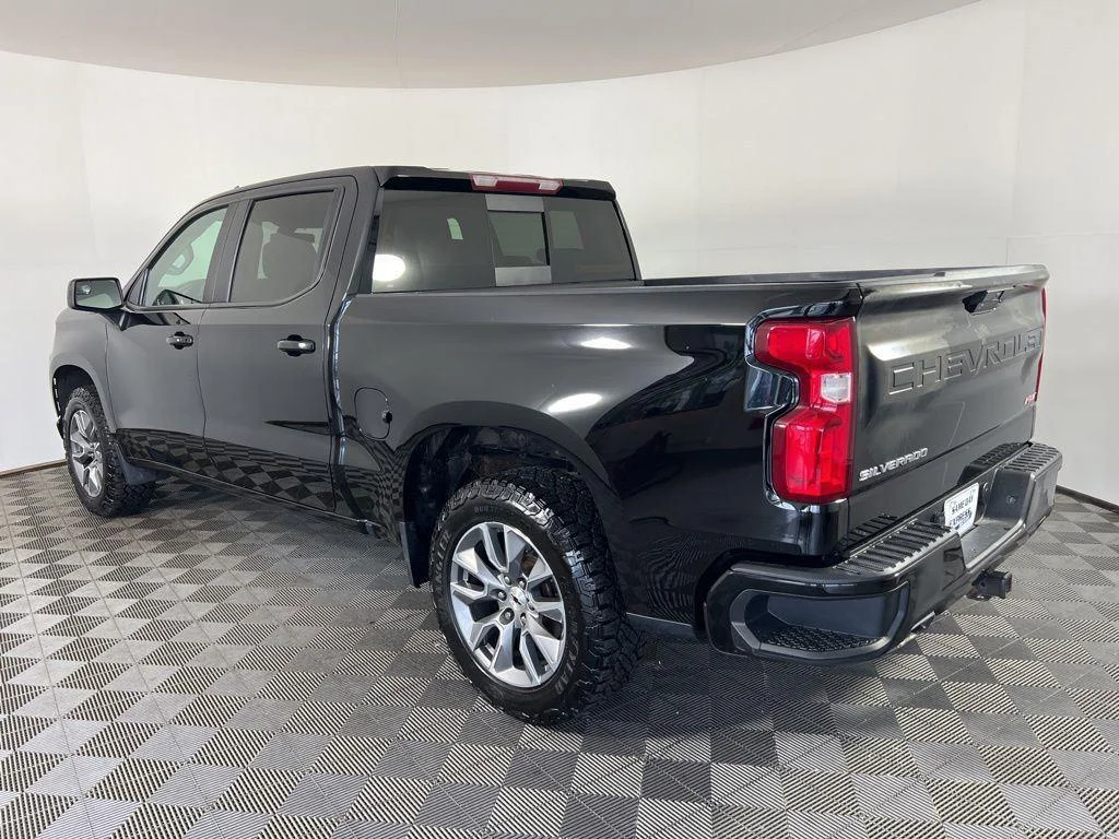 Used 2022 Black Chevrolet RST image 22