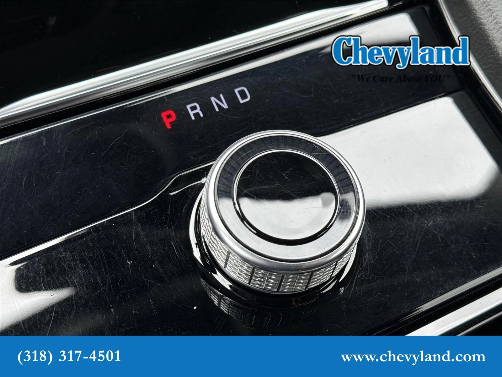 Used 2023 Diamond Black Crystal Pearlcoat Jeep Laredo image 15