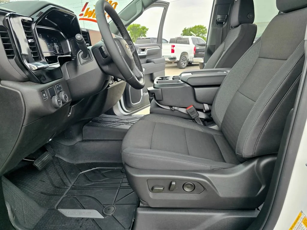 2025 Chevrolet Silverado 1500 Custom - Photo 18
