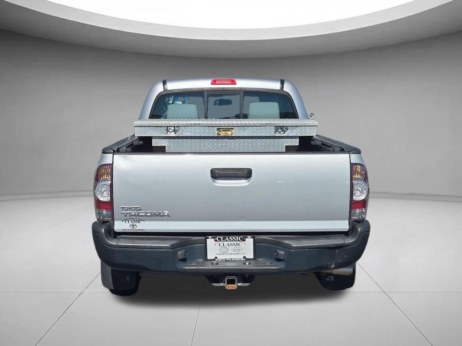 Used 2011  TOYOTA REGCAB image 4