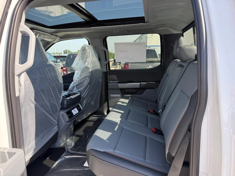 New 2026 Star White Metallic Tri-Coat Ford LARIAT 4WD SuperCrew 5.5