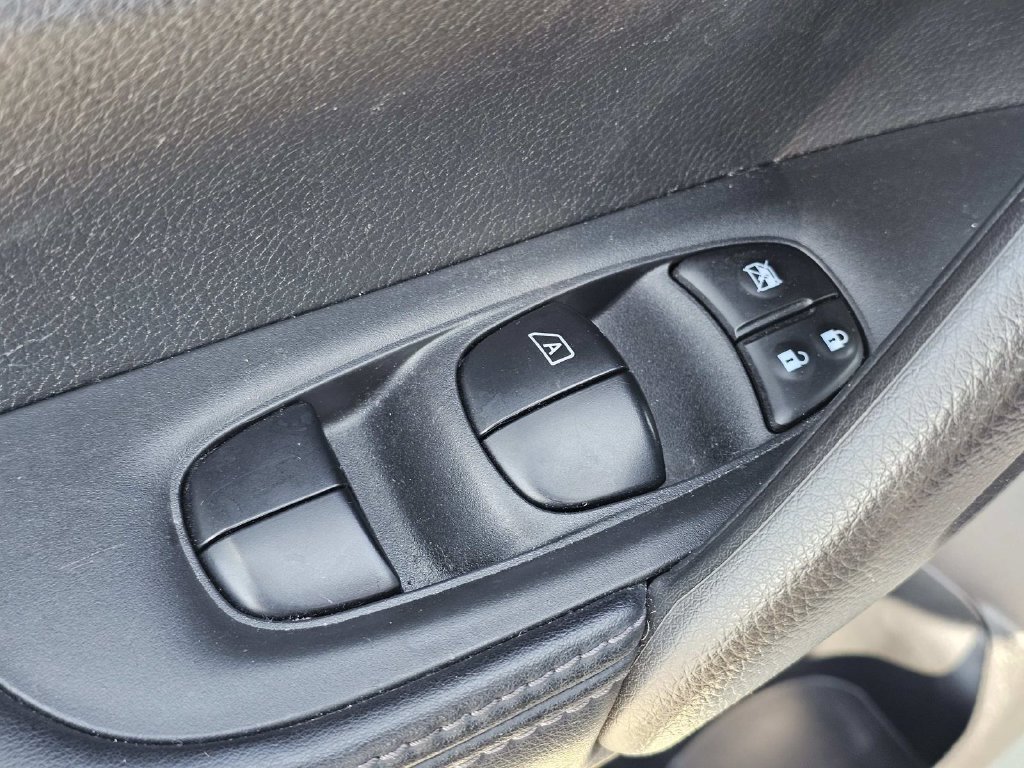 Used 2020 Gray Nissan SL image 21