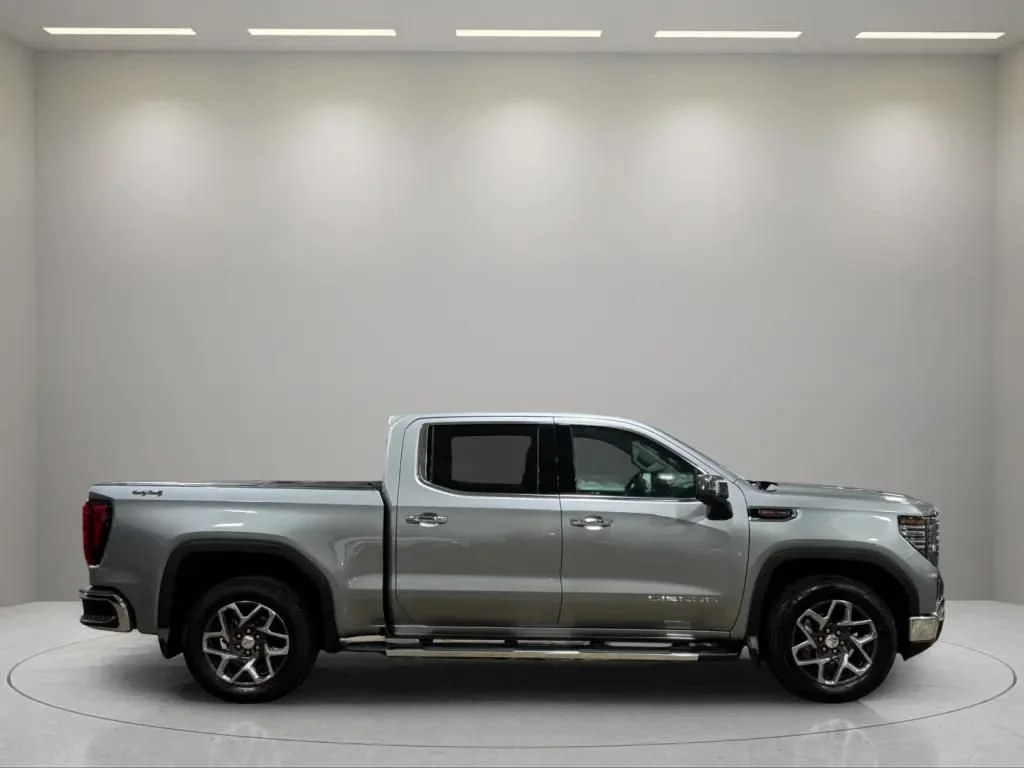 Certified Used 2023 STERLING METALLIC GMC SLT image 7