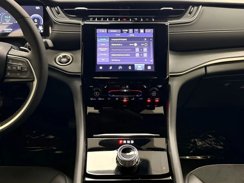 Used 2023 Gray Jeep Altitude X image 17