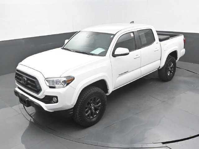 Used 2023 Ice Cap Toyota SR5 image 32