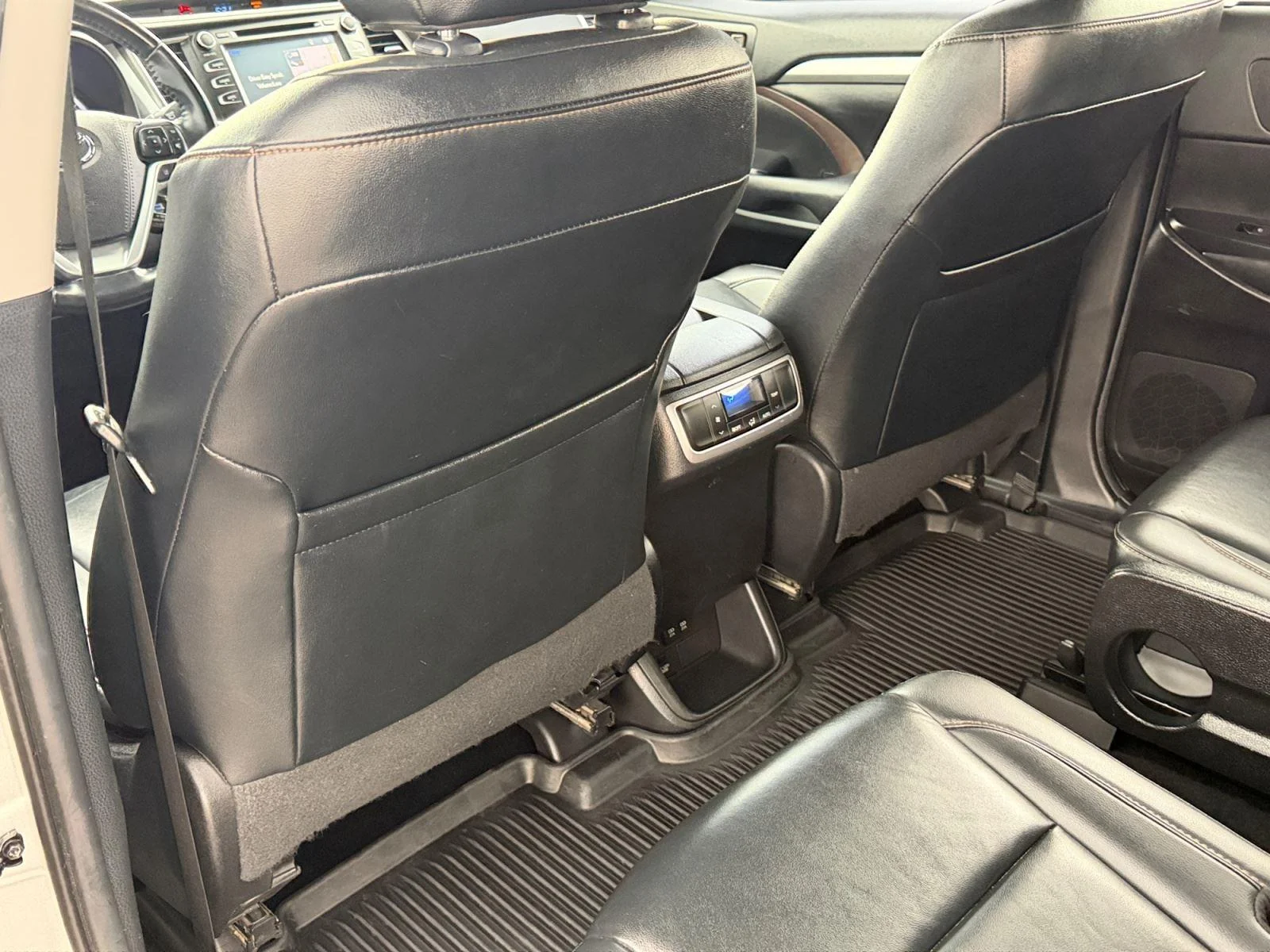 Used 2019 Celestial Silver Metallic Toyota XLE image 40