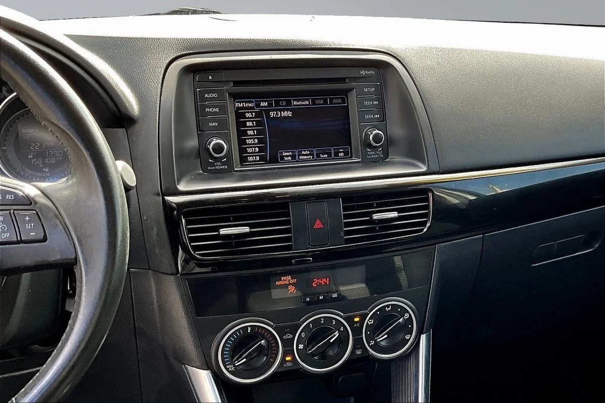 Used 2013  Mazda Touring image 9
