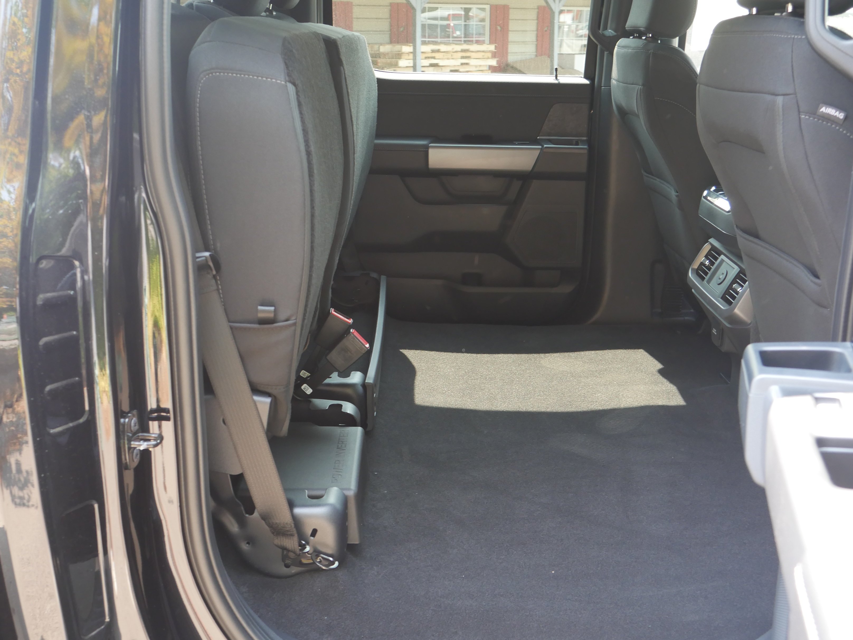 New 2026 Agate Black Metallic Ford XLT image 30