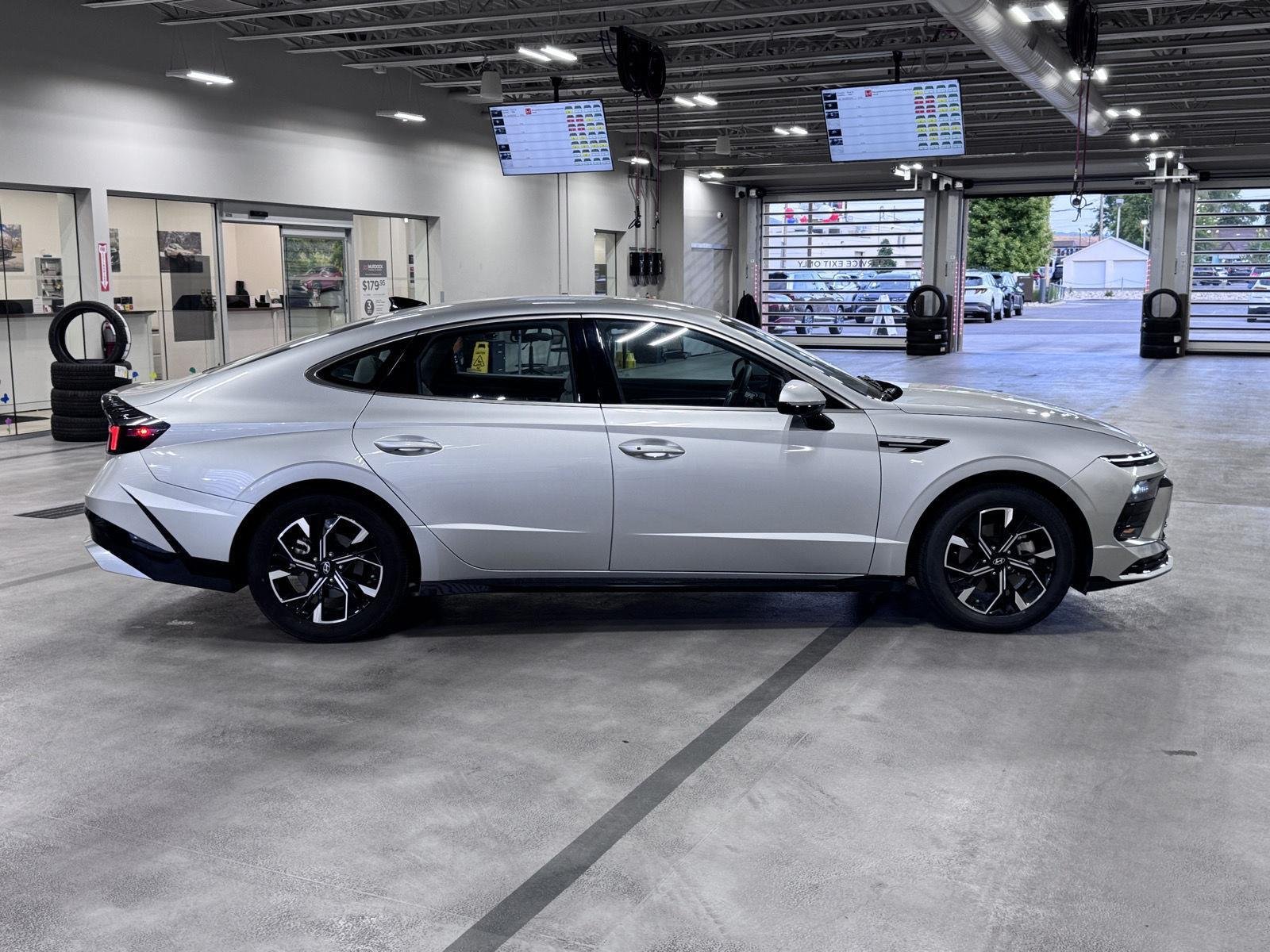 2025 Hyundai Sonata SEL - Photo 12