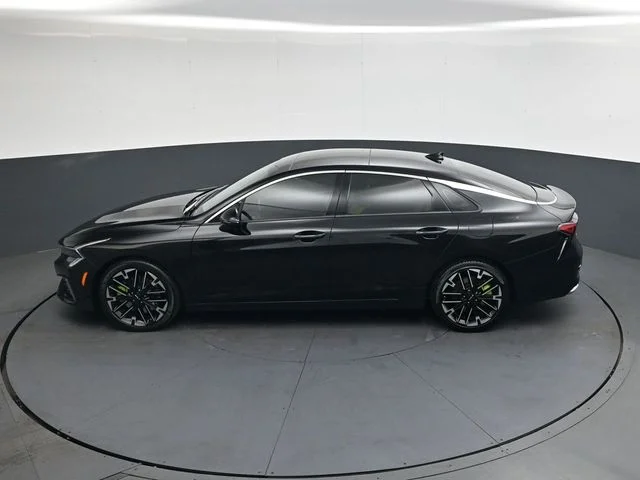 Used 2026 Aurora Black Kia GT image 17