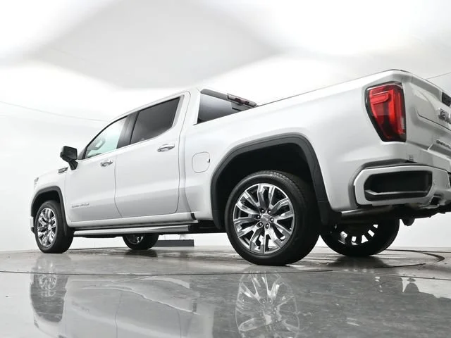 Used 2025 White Frost Tricoat GMC Denali image 28