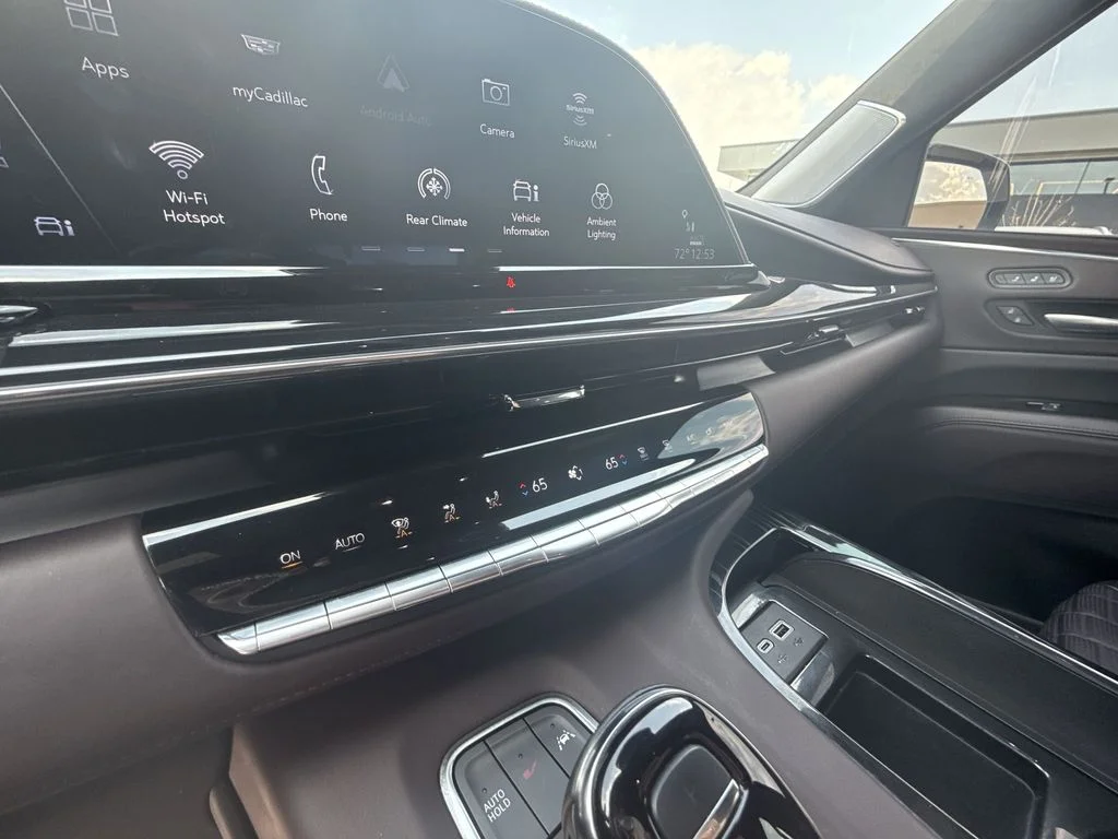 Used 2023 White Cadillac V-Series image 18