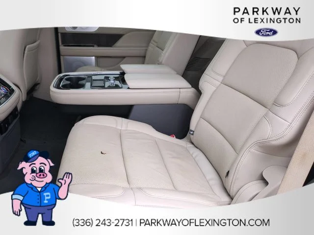 Used 2019 White Lincoln Reserve image 29