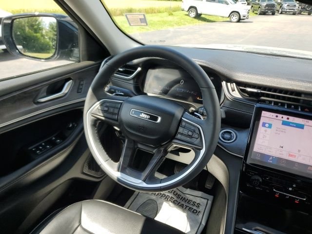 Used 2024 Silver Jeep Limited image 18