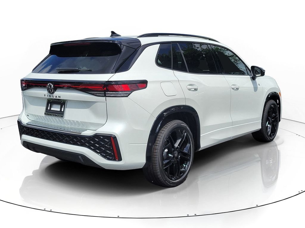 New 2026 White/off-white Volkswagen 2.0T SE R-Line Black image 4