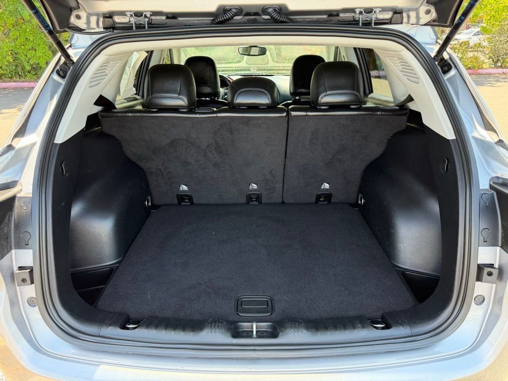 Used 2020 Silver Jeep Trailhawk image 10