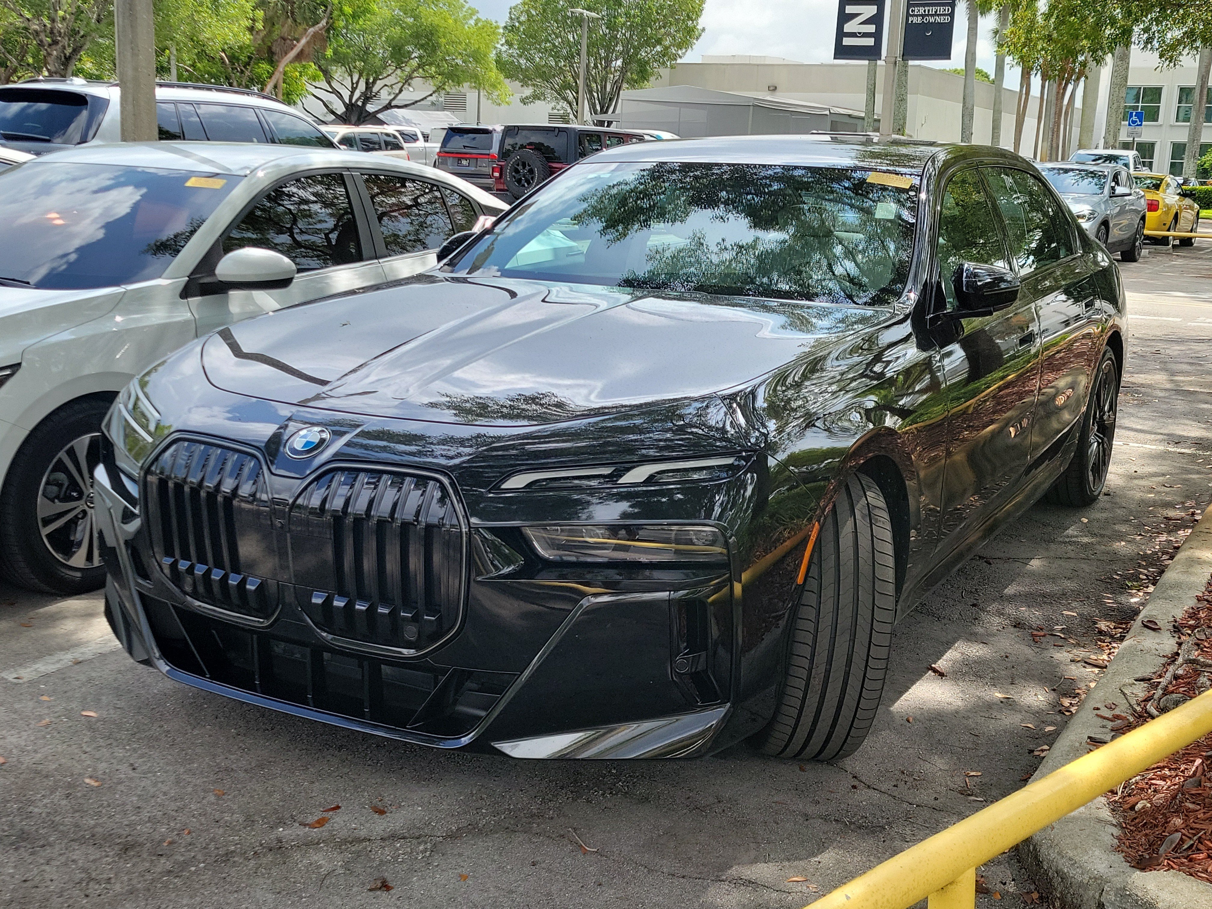 Used 2025 Black Sapphire Metallic BMW 740i image 3