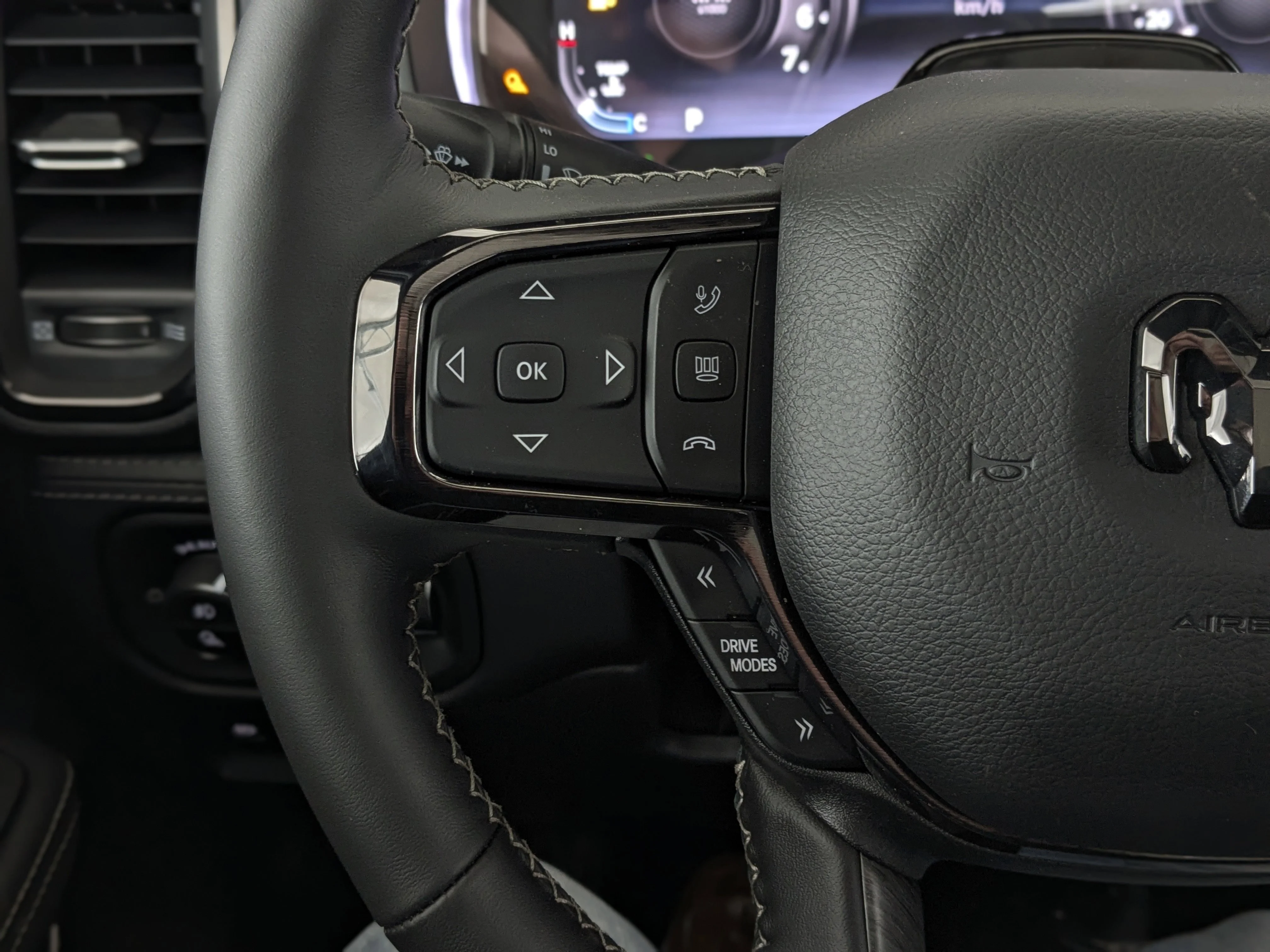 New 2026 Black RAM Limited - 5.7L HEMI V8 LEVEL 1 PKG PANO SUNROOF image 17
