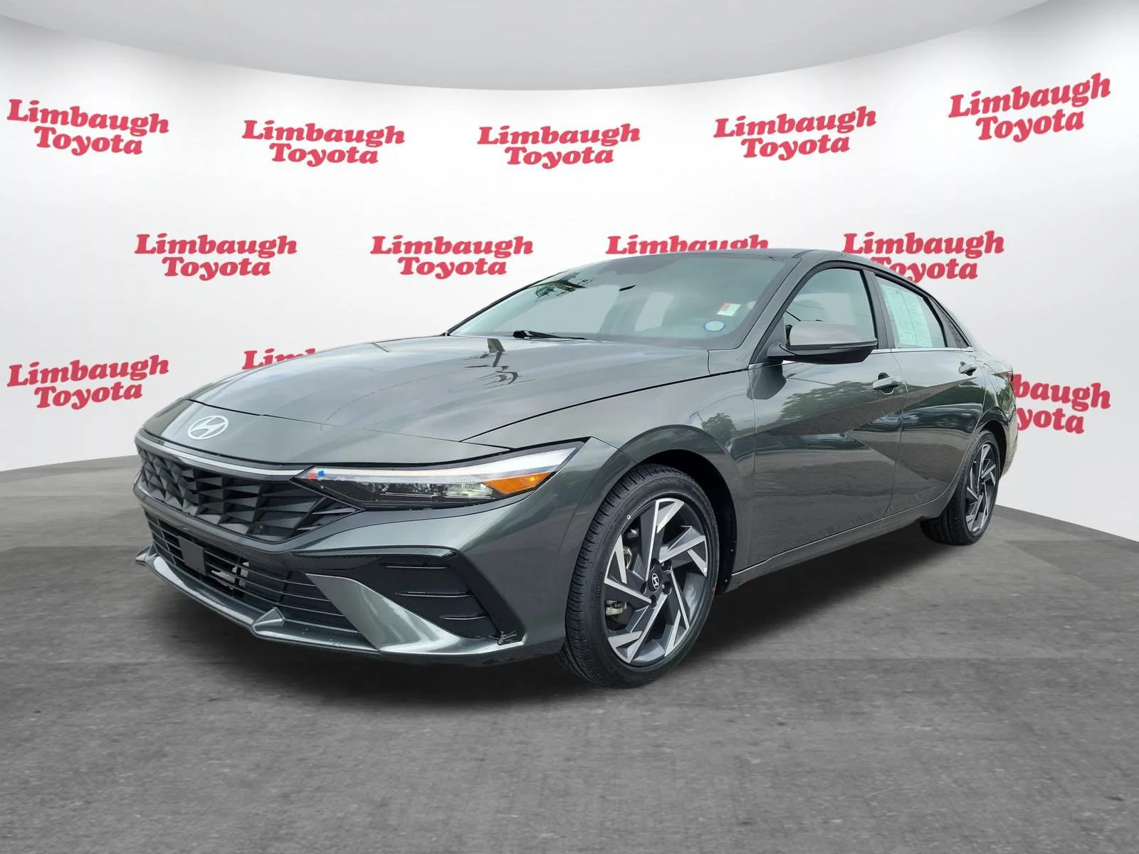 Used 2025 Amazon Gray Hyundai Limited image 24