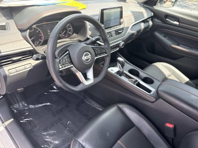 Used 2021 Silver Nissan 2.5 SR image 21