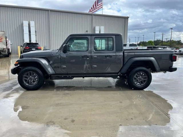 New 2026 Granite Crystal Metallic Clear-Coat Exterior Paint Jeep Sport image 4