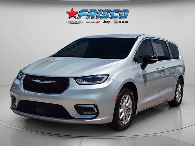 Used 2024 Silver Chrysler Touring L image 3