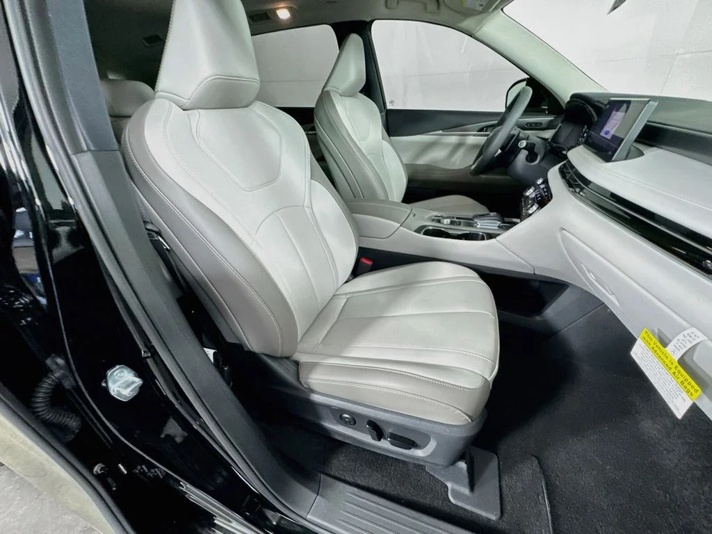 Certified Used 2026 Black INFINITI PURE image 40