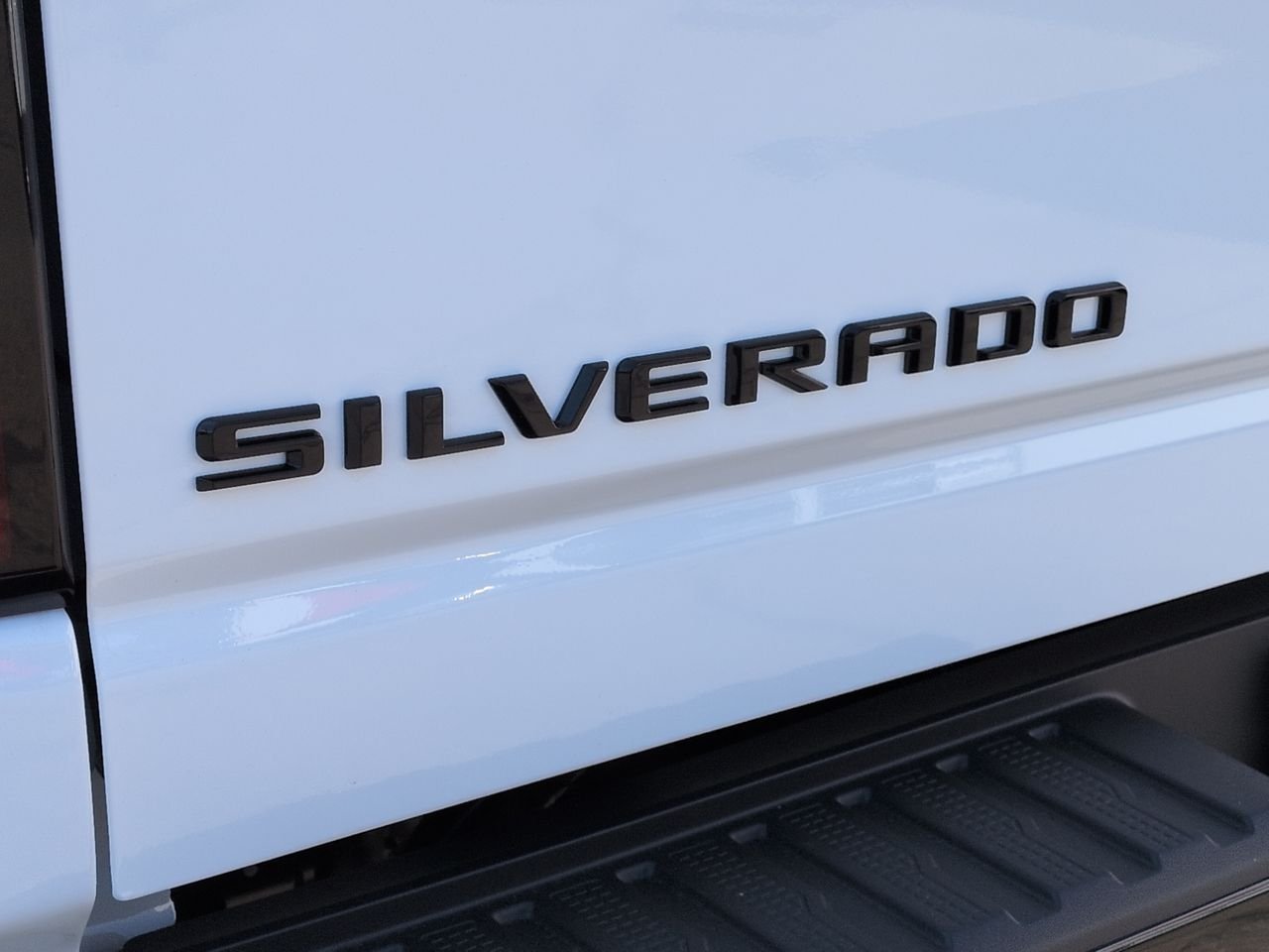 New 2026 Summit White Chevrolet LTZ image 33