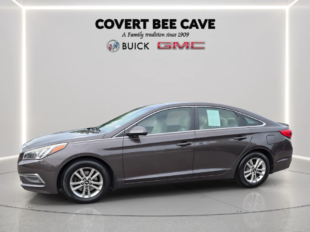 Used 2015 Brown Hyundai SE image 4