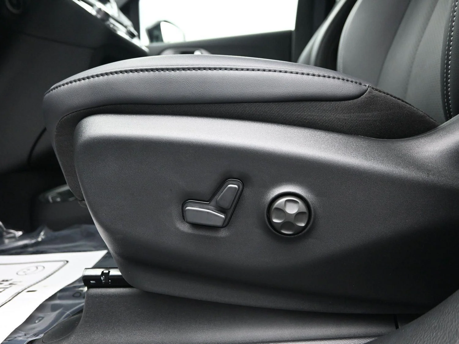 2026 Chrysler Pacifica Select - Photo 23
