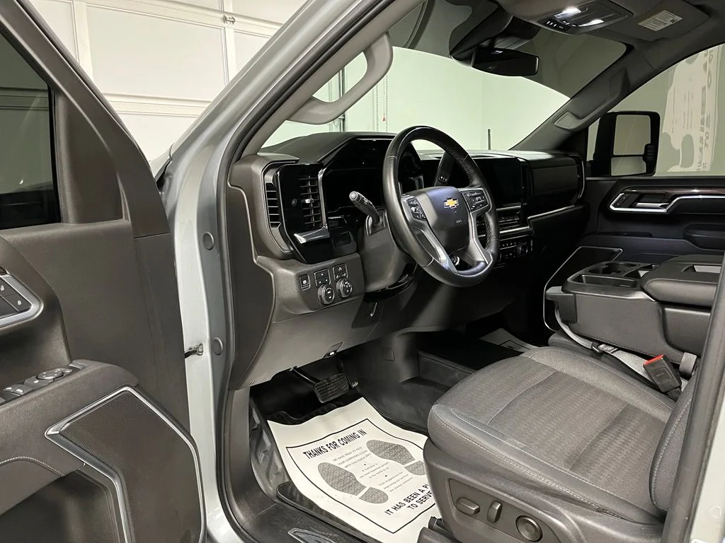 Used 2025 Gray Chevrolet LT image 20