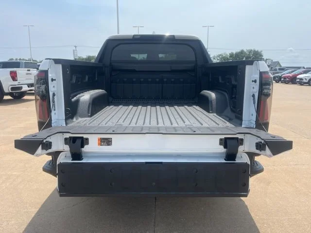 2026 GMC Sierra EV Elevation - Photo 13