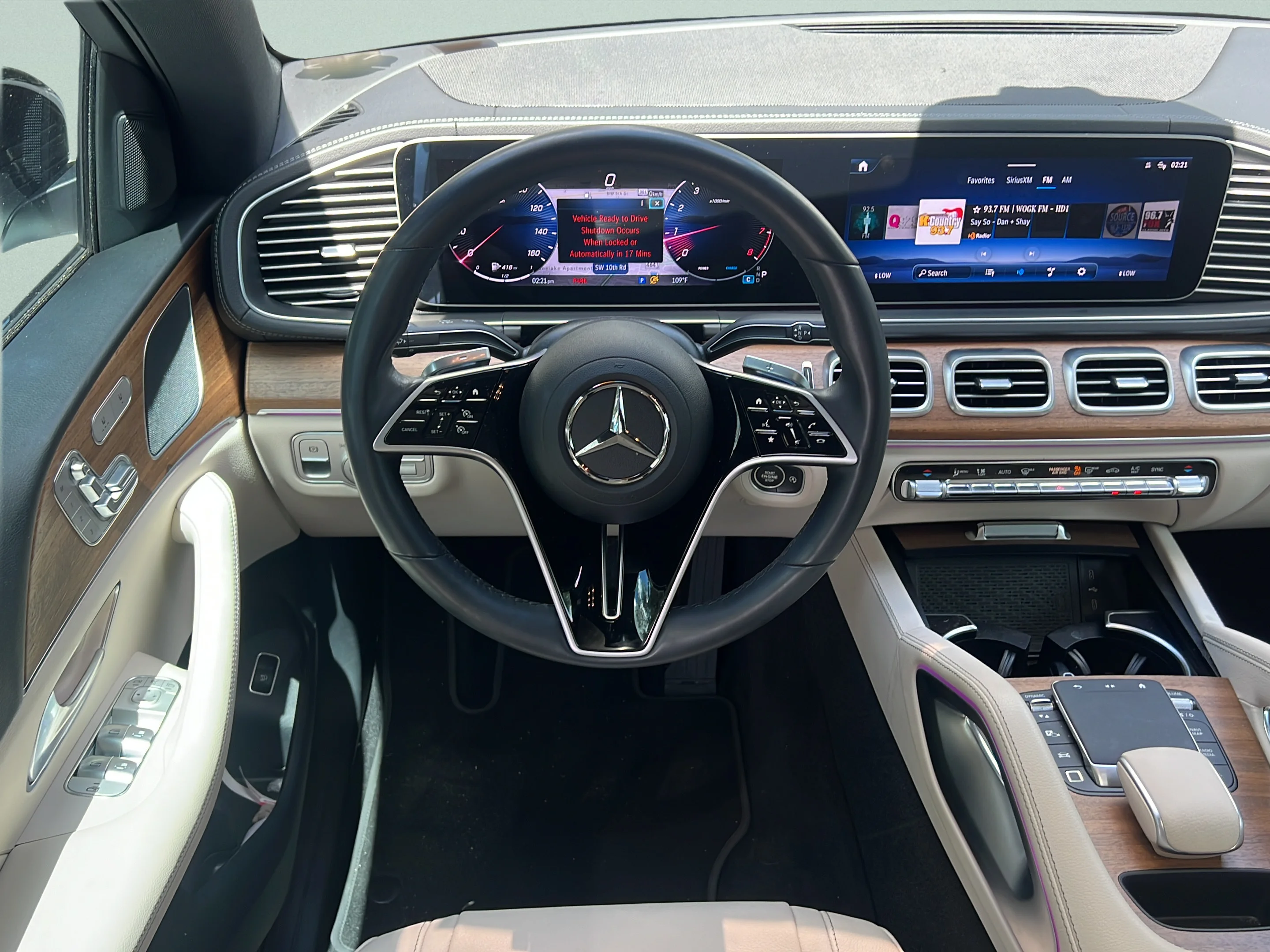 Used 2025 Polar White Mercedes-Benz GLE 450 image 12