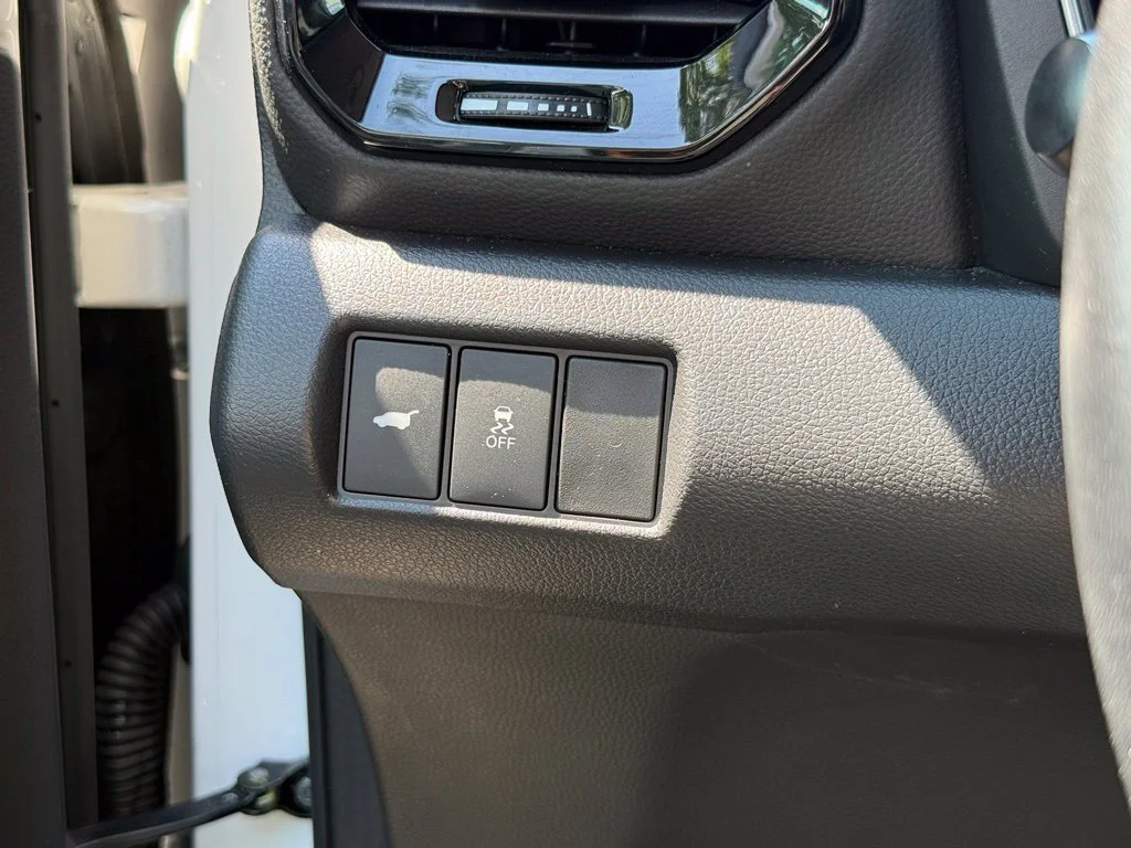 Used 2023 White Honda EX-L image 15
