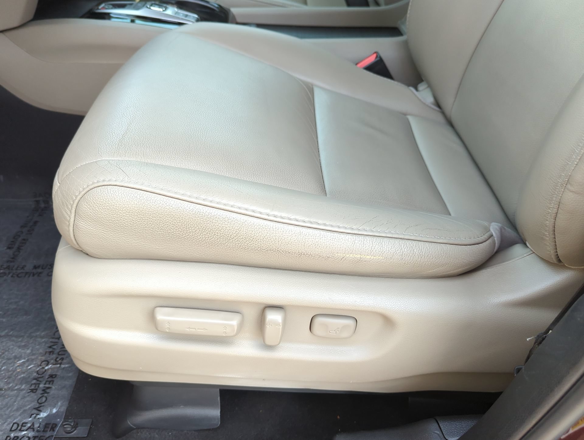 Used 2022 Deep Scarlet Pearl Honda Touring 8-Passenger image 24