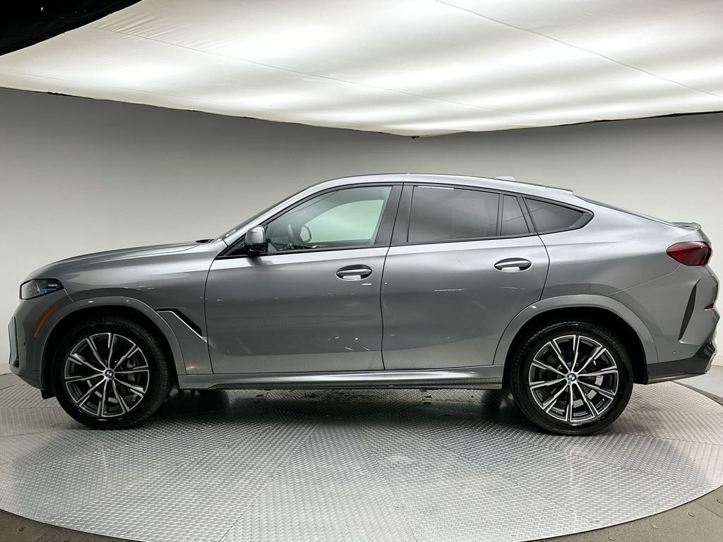 Used 2024 Gray Metallic BMW xDrive40i image 10