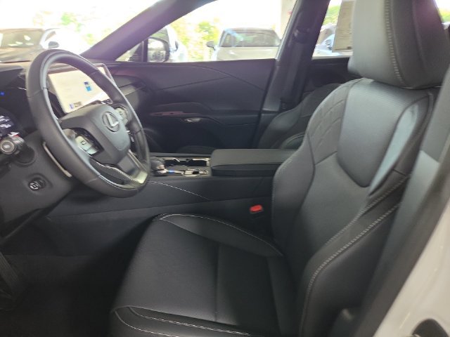New 2026 Eminent White Pearl Lexus PREMIUM PLUS image 11