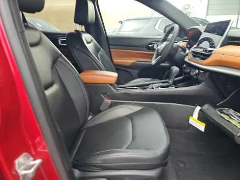 Used 2025 Red Hot Pearlcoat Jeep Limited image 11