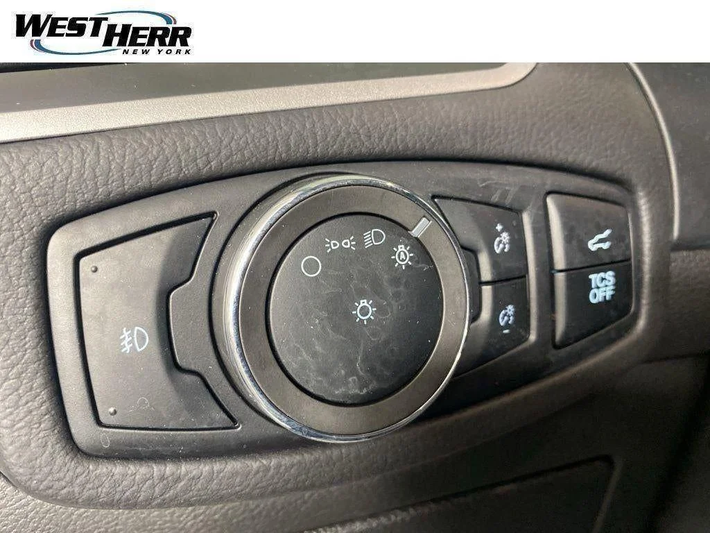 Used 2024 Oxford White Ford SEL image 12