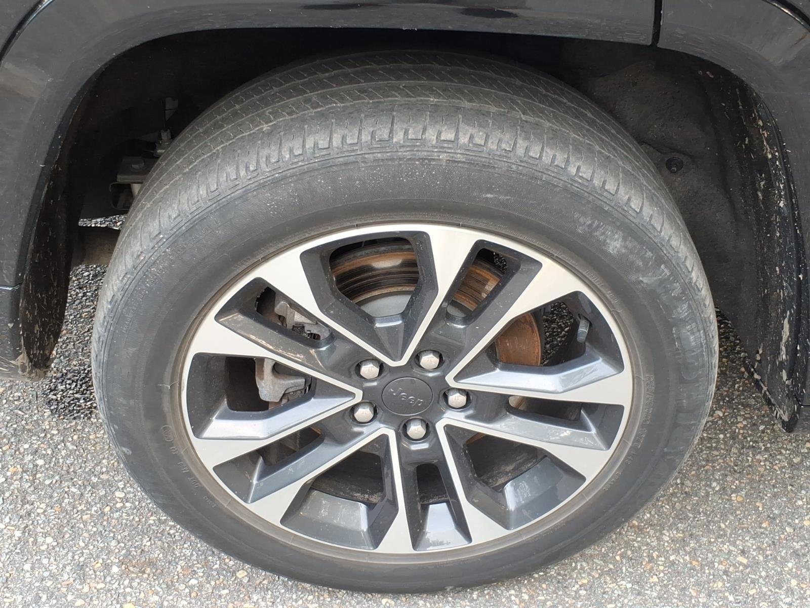 Used 2023 Diamond Black Crystal Pearlcoat Jeep Overland image 10